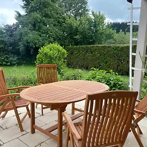 https://platzhirsch-disney-parkplatz-mit-terrasse.com-bavaria.com