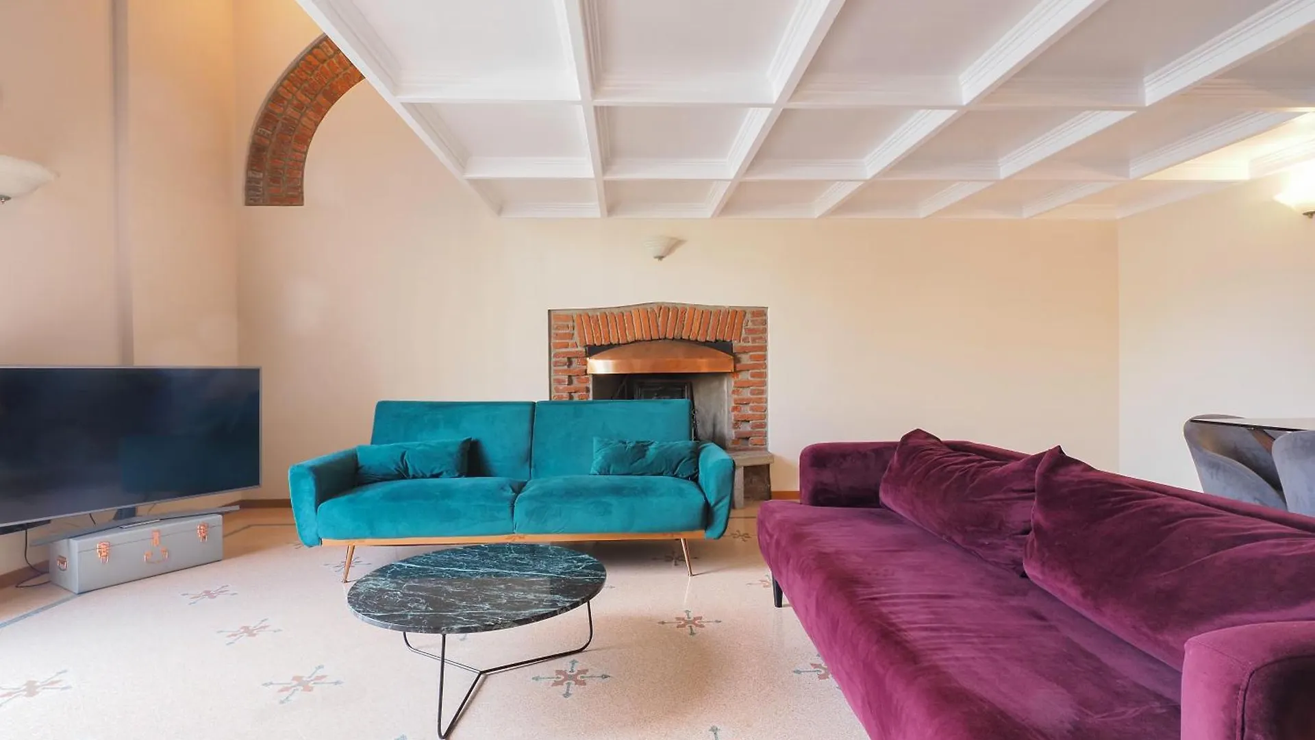 Unique Duomo Luxury Property Milan Apartment