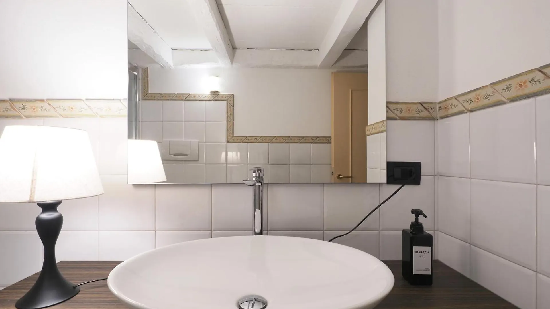 Unique Duomo Luxury Property Milan Apartment