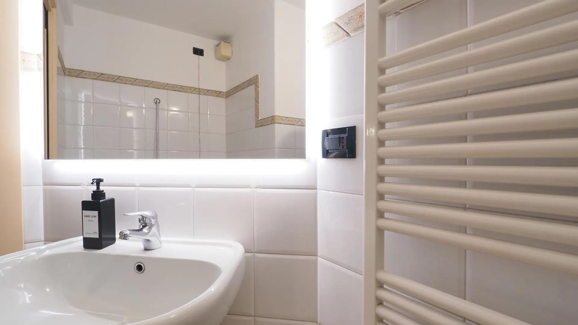 Unique Duomo Luxury Property Milan Apartment